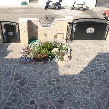 Casa Vacanze La Casa Di Katia Castro  Buitenkant foto