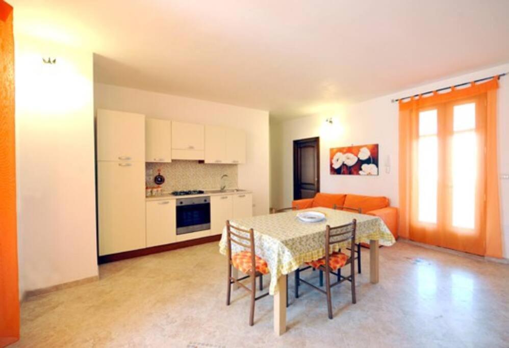 Casa Vacanze La Casa Di Katia Castro  Buitenkant foto