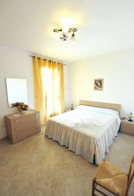 Casa Vacanze La Casa Di Katia Castro  Buitenkant foto